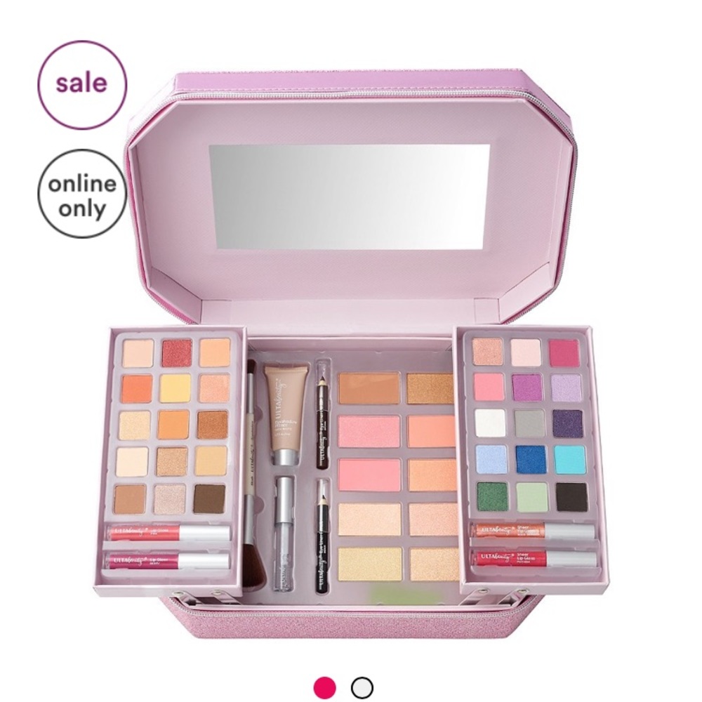 SOLD OUT online! BNIB ULTA BEAUTY GLITZ EDITION💋